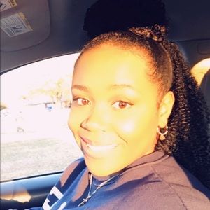 Meet your Posher, Alexandrea